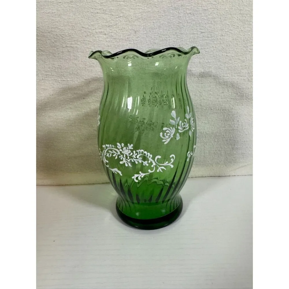Vintage Green Ribbed Glass Vase Ruffled Rim White Hand Painted Flowers 7
